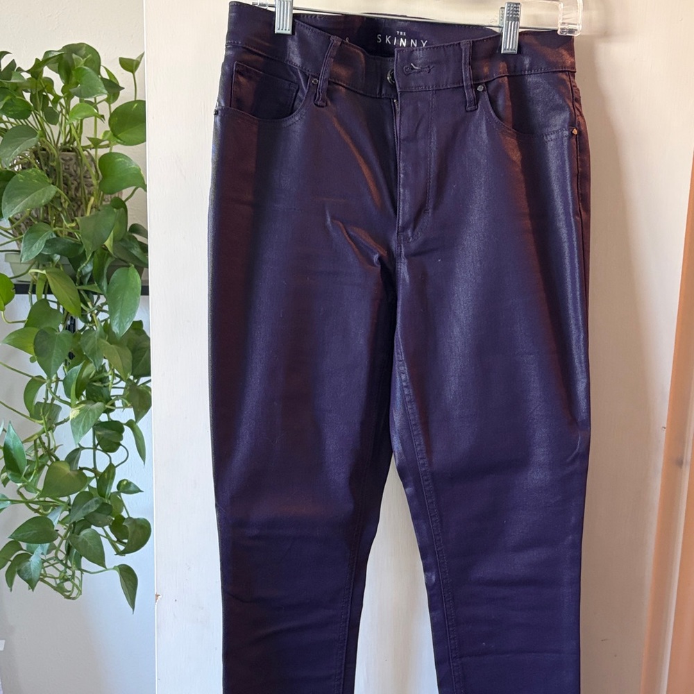 Elegant Women's Skinny Jeans in Deep Purple